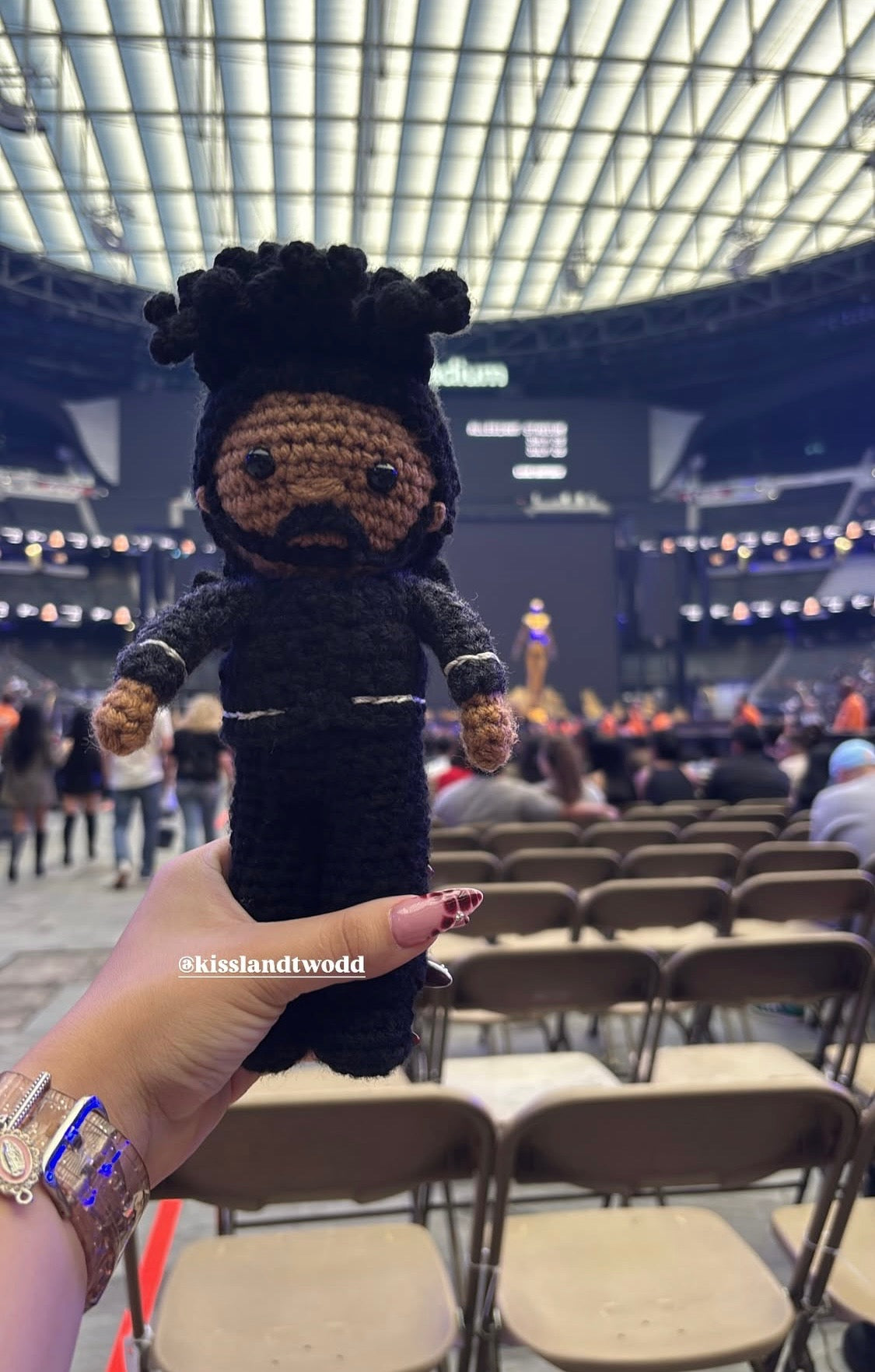 beauty behind the madness doll